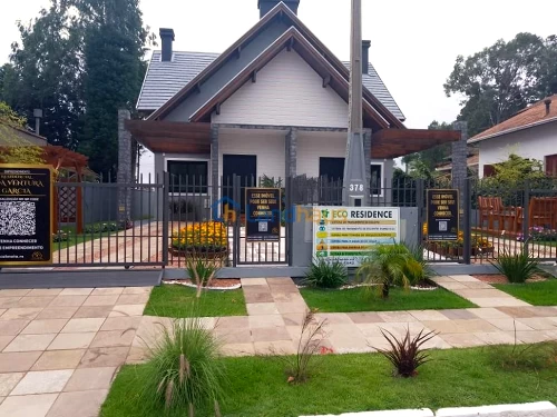Casa / Sobrado à venda em Hortênsias, Canela