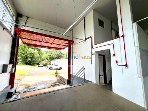 Prédio / Pavilhão à venda em Centro, Morro Reuter