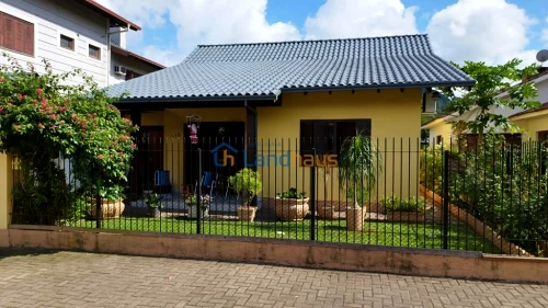 Casa / Sobrado à venda em Centro, Presidente Lucena
